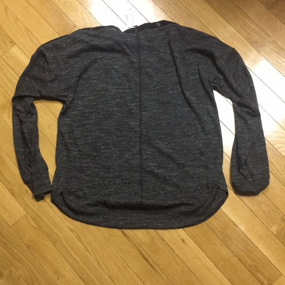 Grey shirt - Picture 2 of 3